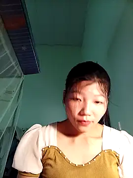 Snapshot of -Quyny- chatting on March 28, 4:34 am -Quyny- online show from March 28, 4:34 am