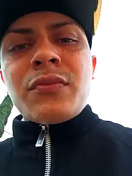 Snapshot of Leon6564 chatting on April 7, 2:12 am Leon6564 online show from April 7, 2:12 am