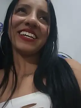 Snapshot of _Carolyn chatting on May 19, 3:13 am Carolyn online show from May 19, 3:13 am