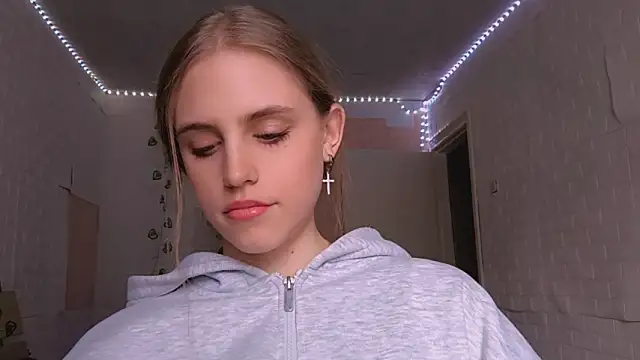 Snapshot of EveCoutch chatting on March 30, 12:06 pm EveCoutch online show from March 30, 12:06 pm