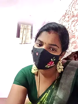 Snapshot of tamilratchasii chatting on April 14, 6:25 pm tamilratchasii online show from April 14, 6:25 pm