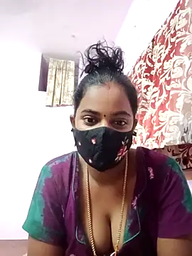 Snapshot of tamilratchasii chatting on April 24, 5:37 pm tamilratchasii online show from April 24, 5:37 pm