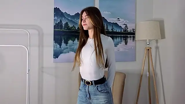 Snapshot of CherlyGuss chatting on March 28, 5:51 am CherlyGuss online show from March 28, 5:51 am