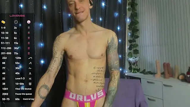 Snapshot of James2Inked chatting on April 10, 6:07 am James2Inked online show from April 10, 6:07 am