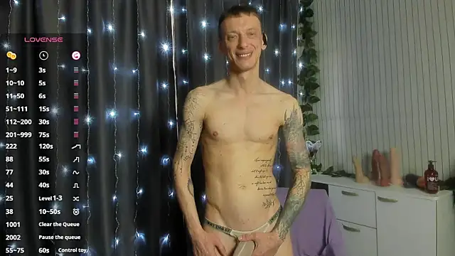 Snapshot of James2Inked chatting on May 3, 5:46 am James2Inked online show from May 3, 5:46 am