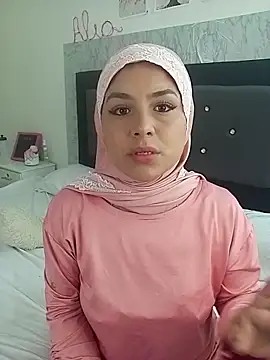 Snapshot of alia_asad chatting on April 6, 2:07 pm alia asad online show from April 6, 2:07 pm