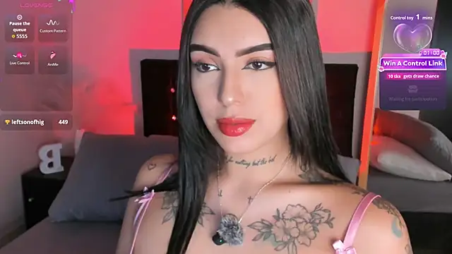 Snapshot of sabrina_voss chatting on May 15, 12:28 am sabrina voss online show from May 15, 12:28 am
