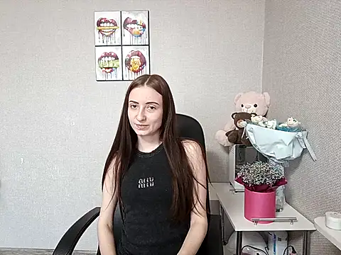 Linda Mur  online show from April 4, 5:38 am