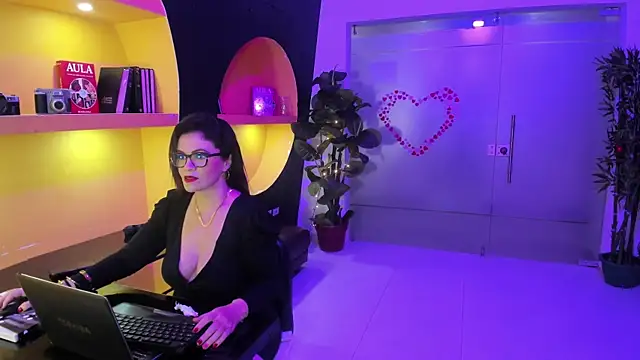 BiancaRoyalle online show from April 24, 9:17 pm