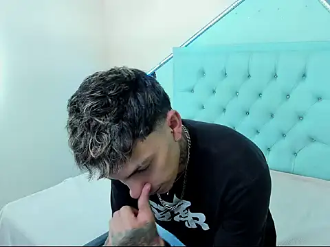 Snapshot of Max_sstteel chatting on March 31, 1:33 pm Max sstteel online show from March 31, 1:33 pm