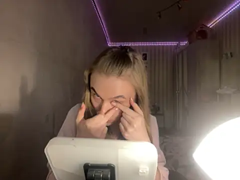 melissashineeee online show from April 28, 9:58 am