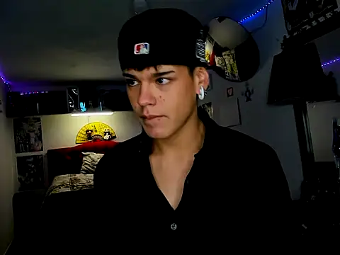 Snapshot of Keff_andrew34 chatting on April 6, 11:22 am Keff andrew34 online show from April 6, 11:22 am