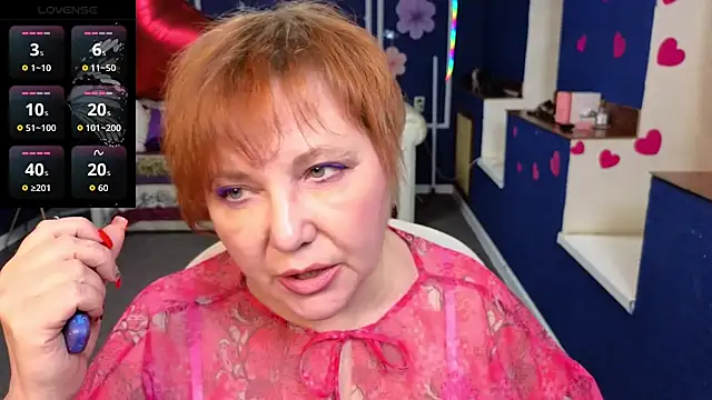 Snapshot of Kira_Kingslee chatting on April 2, 7:44 pm Kira Kingslee online show from April 2, 7:44 pm