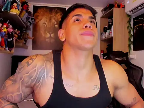 Snapshot of William_dracko chatting on April 15, 6:42 am William dracko online show from April 15, 6:42 am