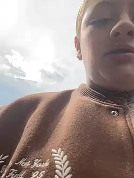 Snapshot of Eliee--Roth chatting on March 31, 7:58 pm Eliee--Roth online show from March 31, 7:58 pm