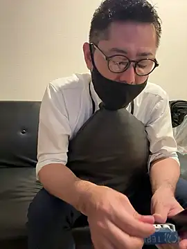 Snapshot of RYUICHI_1919 chatting on May 28, 10:45 am RYUICHI 1919 online show from May 28, 10:45 am