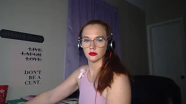 RoxyRedXO12 online show from April 3, 7:56 pm