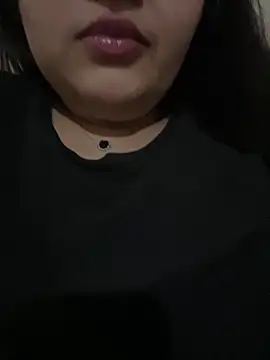 Snapshot of Fatiisexy chatting on April 2, 1:47 am Fatiisexy online show from April 2, 1:47 am