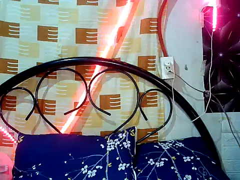 Hugeboobies69 online show from June 21, 3:36 pm