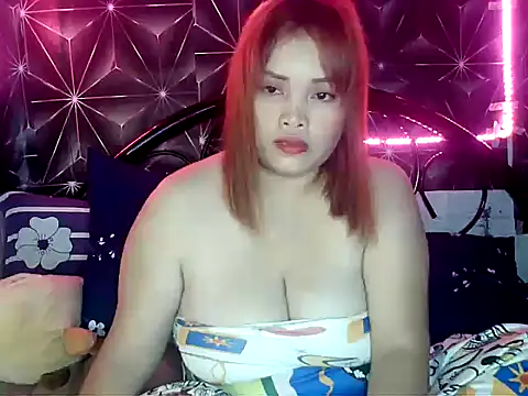 Hugeboobies69 online show from June 26, 1:26 pm