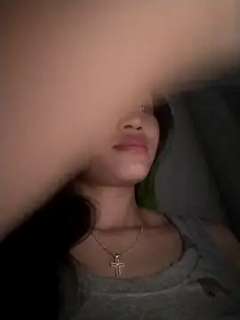 Snapshot of Saryloveparadise chatting on April 2, 7:33 pm Saryloveparadise online show from April 2, 7:33 pm