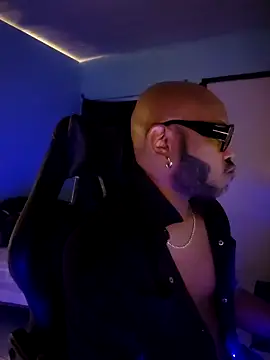 Snapshot of RickDonn chatting on March 31, 8:15 am RickDonn online show from March 31, 8:15 am