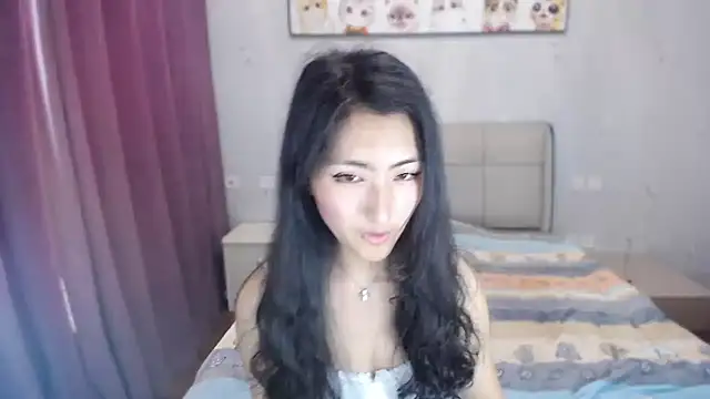 Snapshot of A--zi chatting on April 11, 4:39 am A--zi online show from April 11, 4:39 am