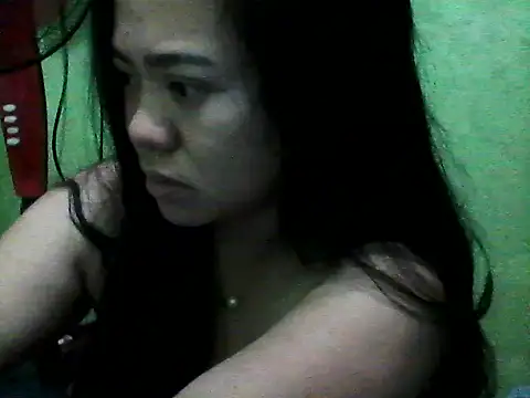 Snapshot of sweety_honey27 chatting on April 3, 6:17 pm sweety honey27 online show from April 3, 6:17 pm