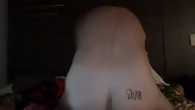 Snapshot of Analdaddy6118 chatting on April 3, 11:03 pm Analdaddy6118 online show from April 3, 11:03 pm