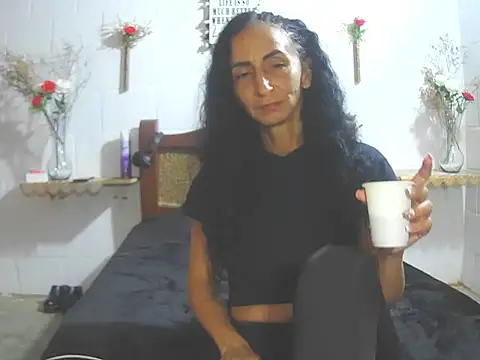 SamanttaLopez online show from May 8, 12:32 pm