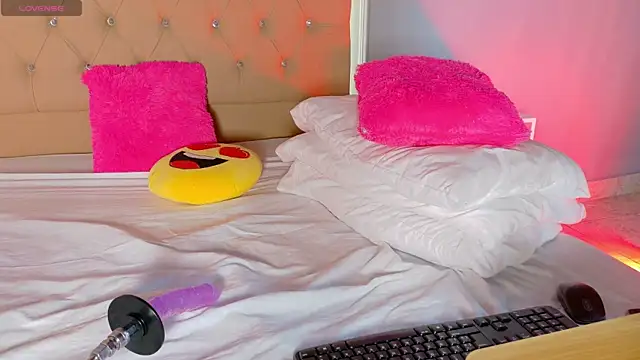 Snapshot of CandyRose__ chatting on March 31, 4:46 am CandyRose online show from March 31, 4:46 am