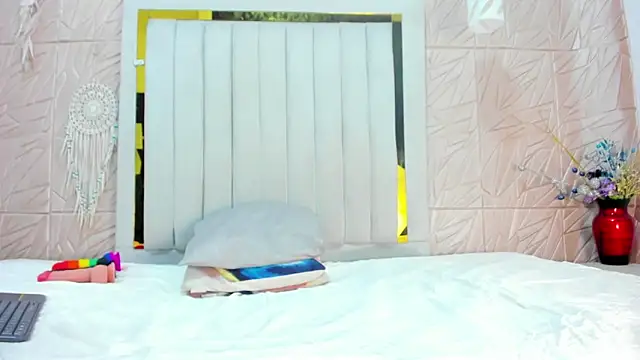 Snapshot of Brunettte_Sweet chatting on March 31, 11:32 am Brunettte Sweet online show from March 31, 11:32 am