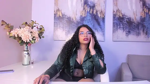 Snapshot of scarlett__2 chatting on March 31, 9:48 pm scarlett 2 online show from March 31, 9:48 pm