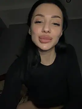 Snapshot of LunaSoft___ chatting on April 3, 7:34 pm LunaSoft online show from April 3, 7:34 pm