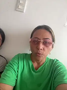 Snapshot of _violeta_99 chatting on April 1, 8:06 pm violeta 99 online show from April 1, 8:06 pm