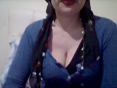 Snapshot of busex25 chatting on April 2, 10:40 pm busex25 online show from April 2, 10:40 pm