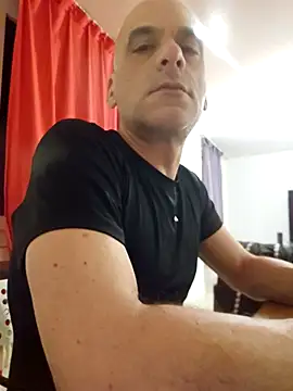 Snapshot of RoyVargo_real chatting on March 30, 4:24 am RoyVargo real online show from March 30, 4:24 am