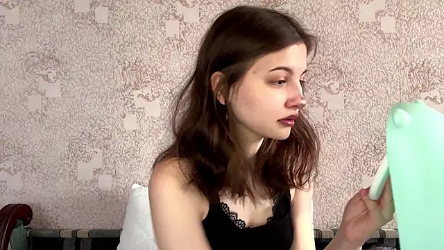 Snapshot of MariLuxe chatting on April 2, 1:42 pm MariLuxe online show from April 2, 1:42 pm