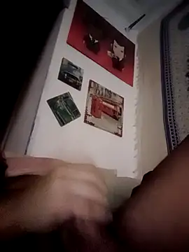 Snapshot of Rockandrola1986 chatting on April 4, 5:06 am Rockandrola1986 online show from April 4, 5:06 am