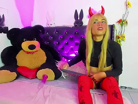 Snapshot of Nathaly_Sam chatting on April 2, 2:15 pm Nathaly Sam online show from April 2, 2:15 pm