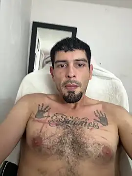 Snapshot of Lherzamxx chatting on April 9, 6:57 pm Lherzamxx online show from April 9, 6:57 pm