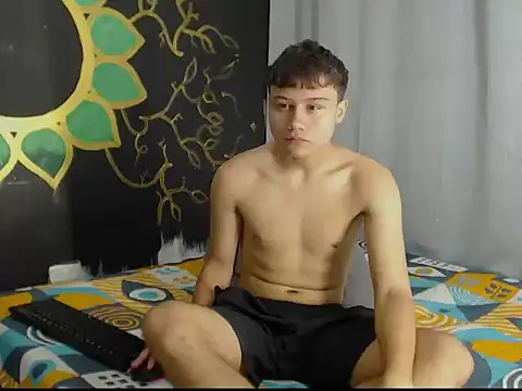 Snapshot of Boy_Lovely18 chatting on April 1, 1:50 am Boy Lovely18 online show from April 1, 1:50 am