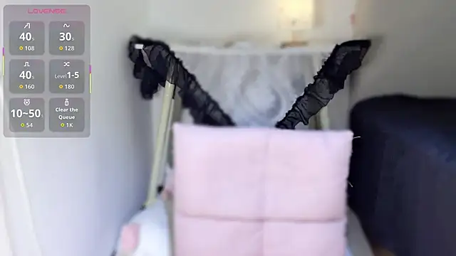 Snapshot of LILI7-LI chatting on July 1, 1:51 am LILI7-LI online show from July 1, 1:51 am