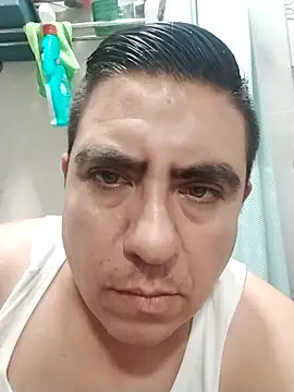 Snapshot of Manuel3910 chatting on April 21, 3:57 am Manuel3910 online show from April 21, 3:57 am