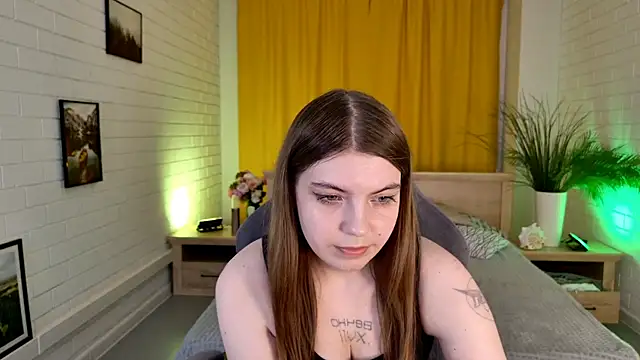 Snapshot of KisaPikmi chatting on April 1, 1:41 pm KisaPikmi online show from April 1, 1:41 pm