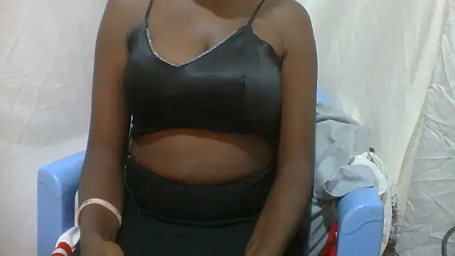 Snapshot of petite46 chatting on July 5, 4:19 am petite46 online show from July 5, 4:19 am