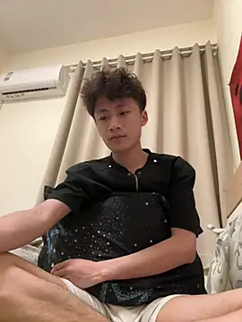 Snapshot of sexyboy-3525 chatting on April 1, 2:58 pm sexyboy-3525 online show from April 1, 2:58 pm