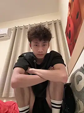 sexyboy-3525 online show from April 8, 11:16 pm