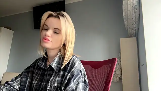 Snapshot of NikaFoster chatting on April 2, 1:09 pm NikaFoster online show from April 2, 1:09 pm