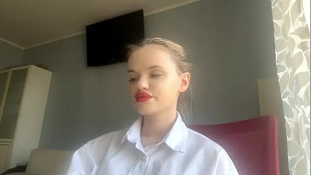 Snapshot of NikaFoster chatting on April 4, 10:24 am NikaFoster online show from April 4, 10:24 am